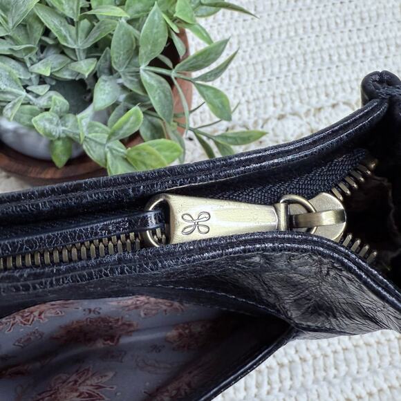 HOBO INTERNATIONAL Women's Banjo Leather Crossbody Bag Black Brown Detailing - Picture 10 of 16